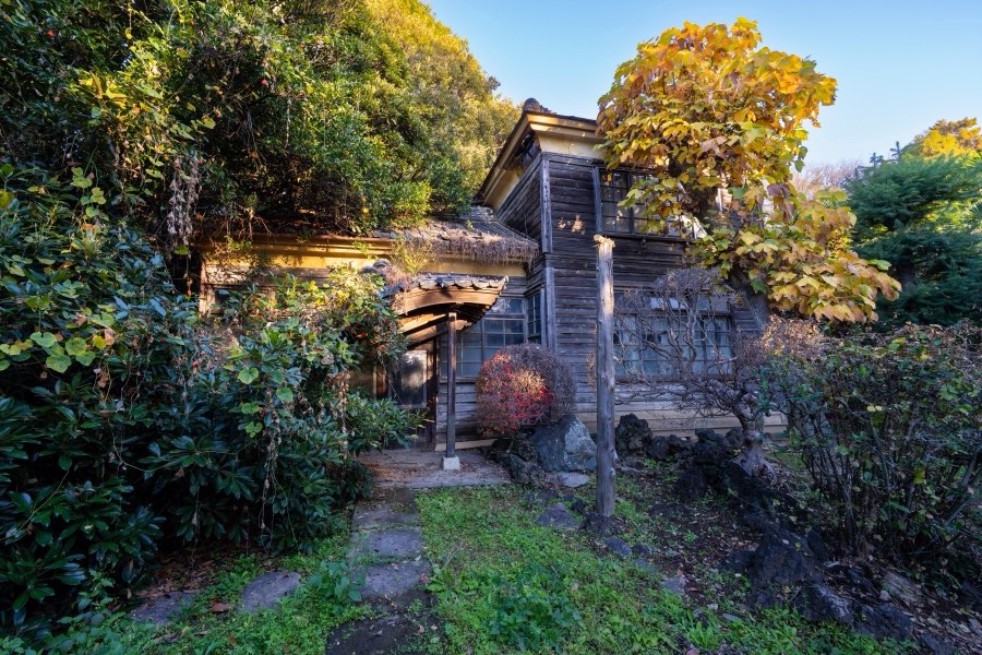 Haikyo, Autumn 2024, Japan. Photograph by Jordy Meow, 1/3